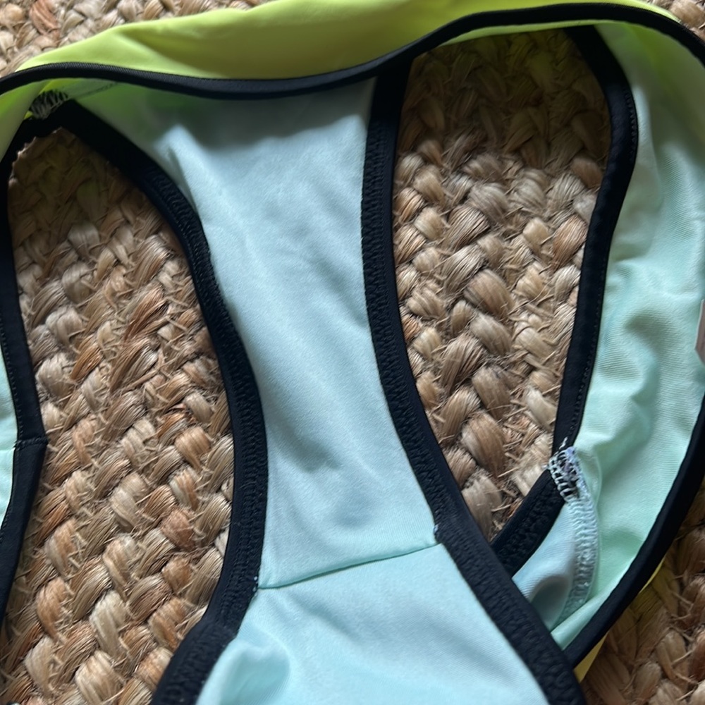 Victoria Secret Brazilian bikini bottom - Picture 4 of 4